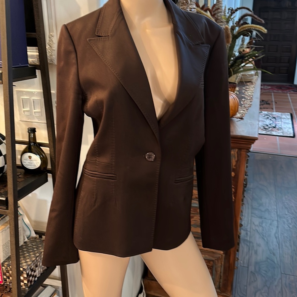 Anne Klein brown blazer. Used excellent condition. Sz 6